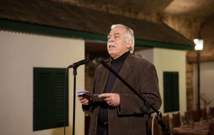 Mirol_szol_a_karacsony25